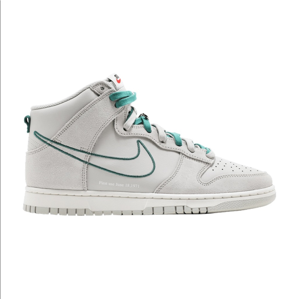 (SOLD) Nike Dunk Hi SE (DH0960 001) First Use Sail, NEW